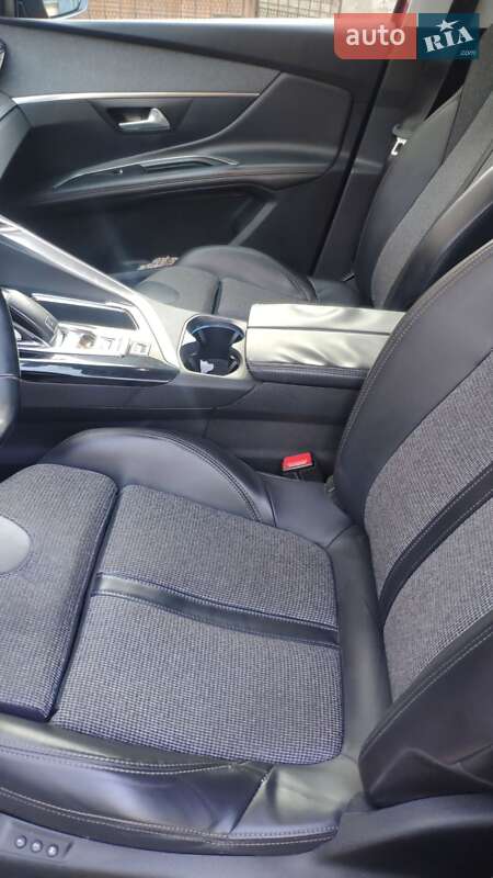 Позашляховик / Кросовер Peugeot 3008 2017 в Миколаєві