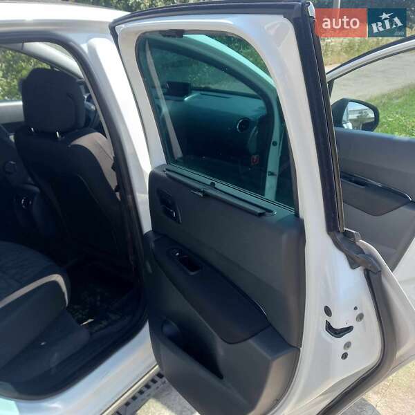 Позашляховик / Кросовер Peugeot 3008 2010 в Снятині