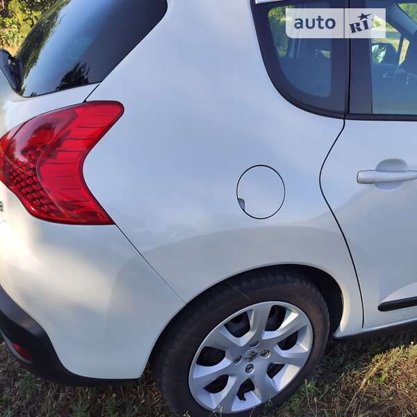 Позашляховик / Кросовер Peugeot 3008 2011 в Запоріжжі