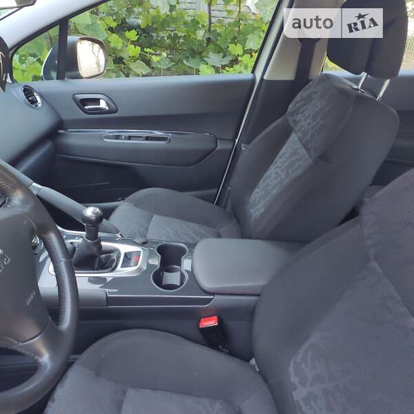 Позашляховик / Кросовер Peugeot 3008 2011 в Запоріжжі