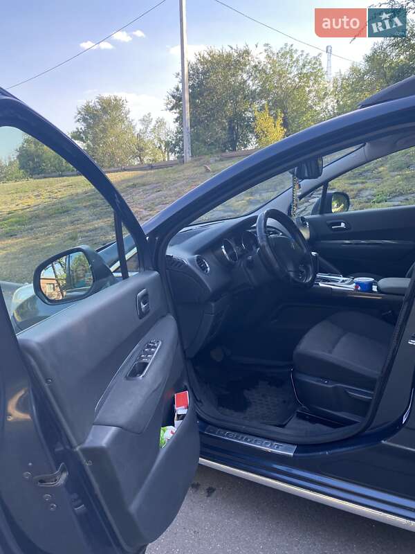 Внедорожник / Кроссовер Peugeot 3008 2012 в Кривом Роге