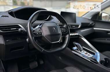 Позашляховик / Кросовер Peugeot 3008 2017 в 