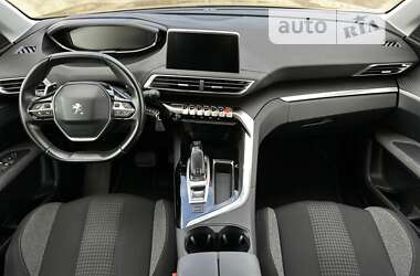 Позашляховик / Кросовер Peugeot 3008 2017 в 