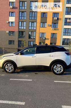 Внедорожник / Кроссовер Peugeot 3008 2017 в 