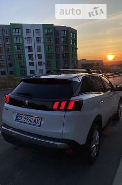 Внедорожник / Кроссовер Peugeot 3008 2017 в 