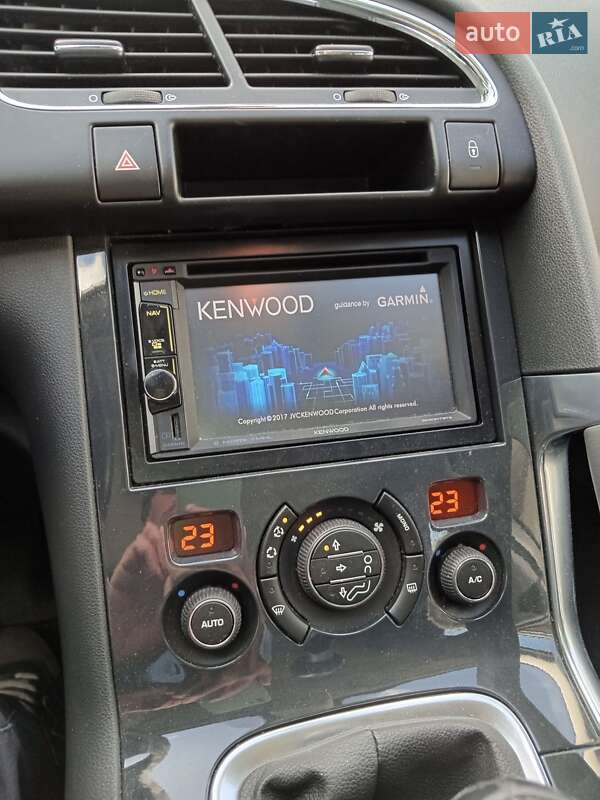 Позашляховик / Кросовер Peugeot 3008 2013 в Звягелі