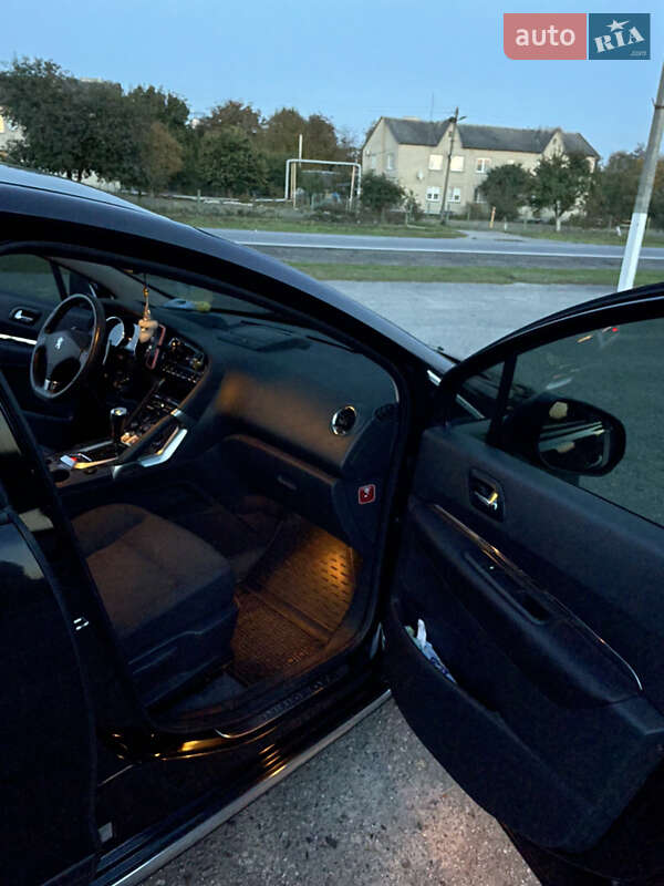 Позашляховик / Кросовер Peugeot 3008 2011 в Дубні