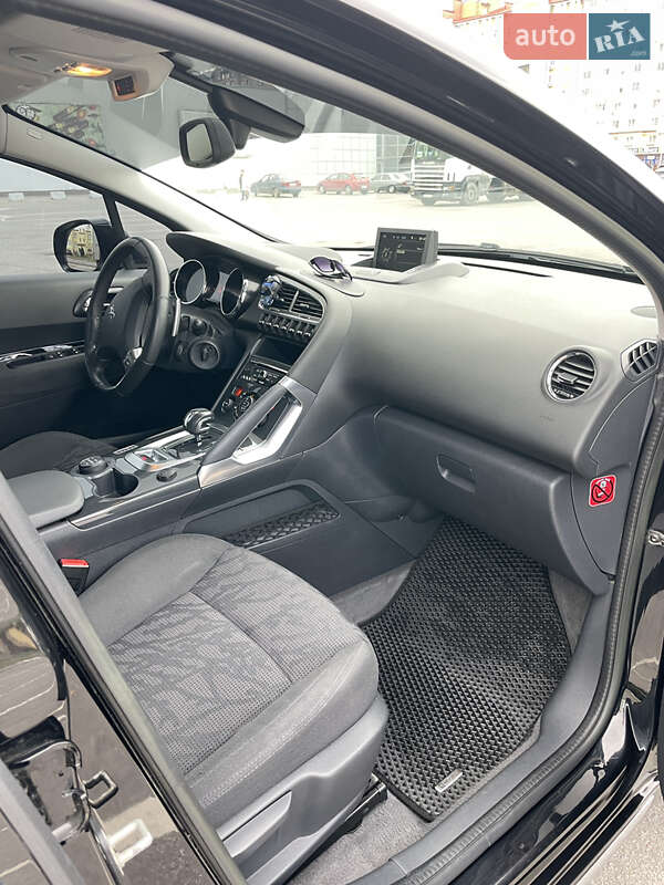 Позашляховик / Кросовер Peugeot 3008 2013 в Івано-Франківську