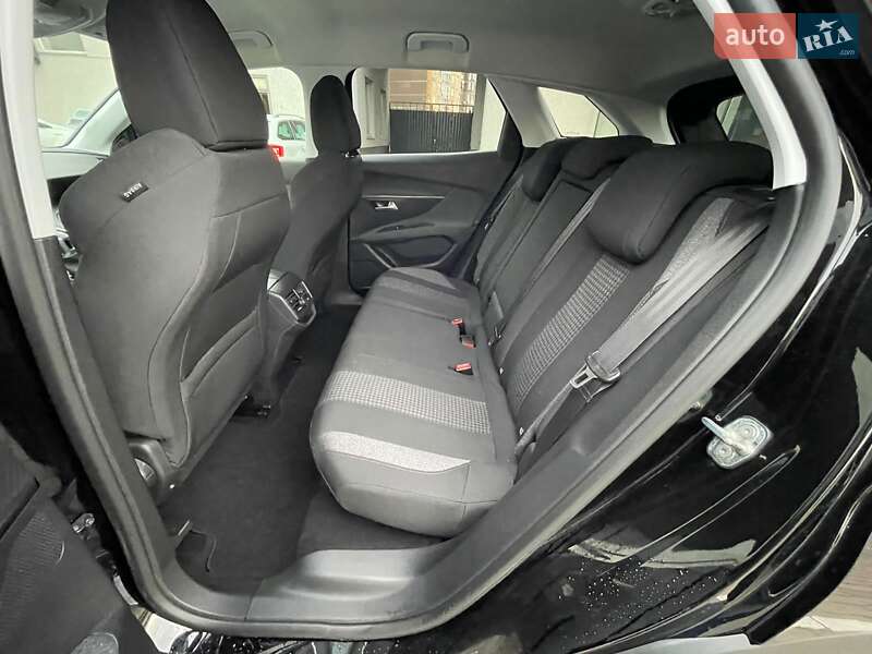 Позашляховик / Кросовер Peugeot 3008 2017 в Луцьку