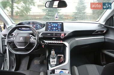 Позашляховик / Кросовер Peugeot 3008 2017 в 