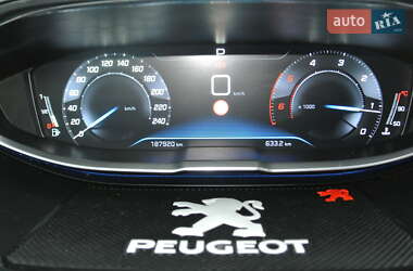 Позашляховик / Кросовер Peugeot 3008 2017 в 