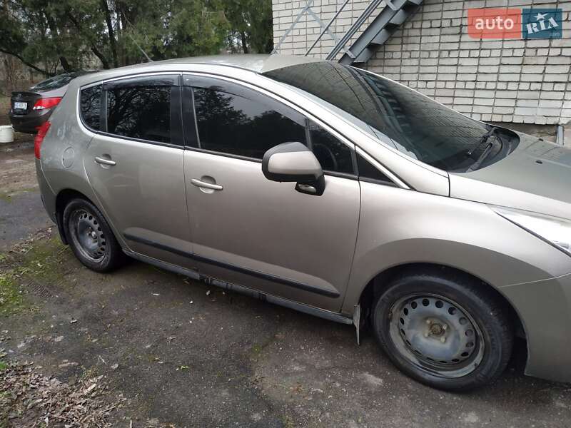 Позашляховик / Кросовер Peugeot 3008 2010 в Кам'янському