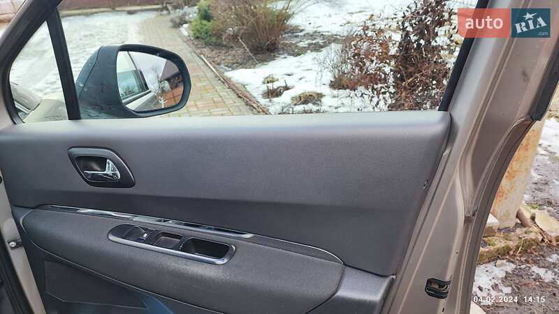 Позашляховик / Кросовер Peugeot 3008 2009 в Києві