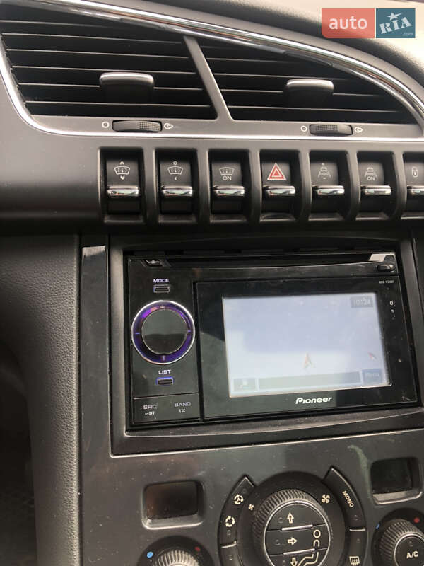 Внедорожник / Кроссовер Peugeot 3008 2009 в Калиновке