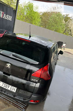 Позашляховик / Кросовер Peugeot 3008 2011 в Стрию