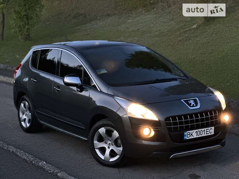 Позашляховик / Кросовер Peugeot 3008 2010 в Рівному