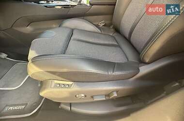 Внедорожник / Кроссовер Peugeot 3008 2021 в Киеве