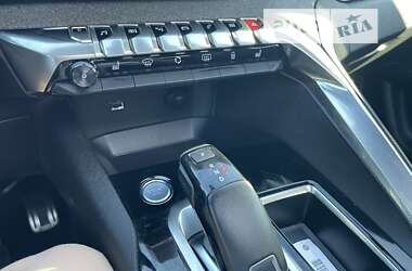 Позашляховик / Кросовер Peugeot 3008 2017 в Дубні