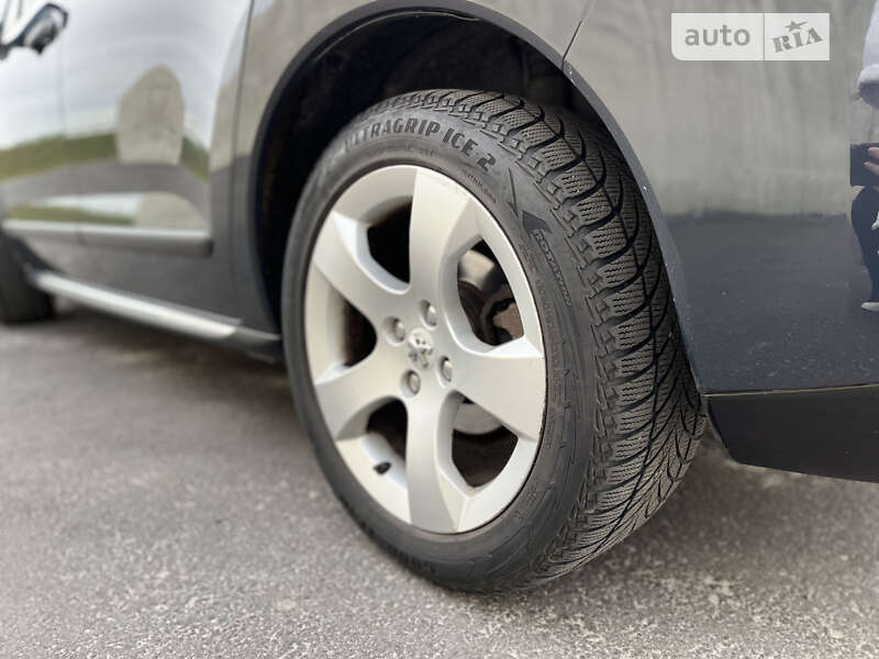 Внедорожник / Кроссовер Peugeot 3008 2011 в Львове