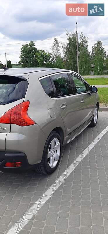 Внедорожник / Кроссовер Peugeot 3008 2013 в Новомосковске