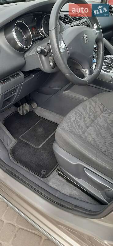 Внедорожник / Кроссовер Peugeot 3008 2013 в Новомосковске