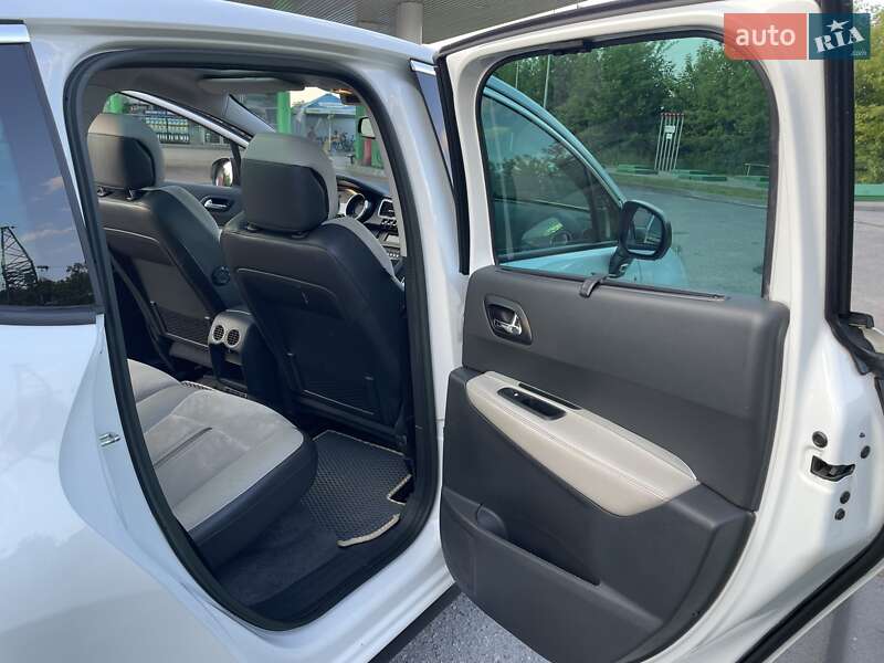 Позашляховик / Кросовер Peugeot 3008 2013 в Житомирі