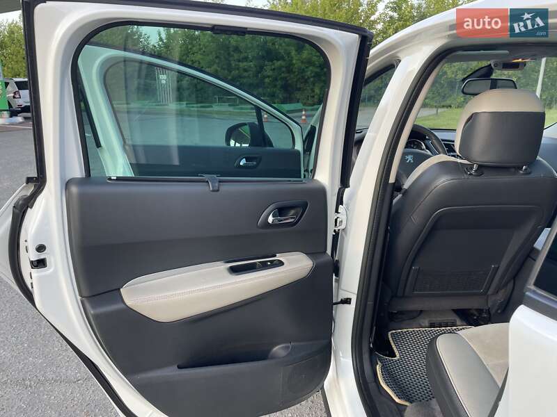 Позашляховик / Кросовер Peugeot 3008 2013 в Житомирі