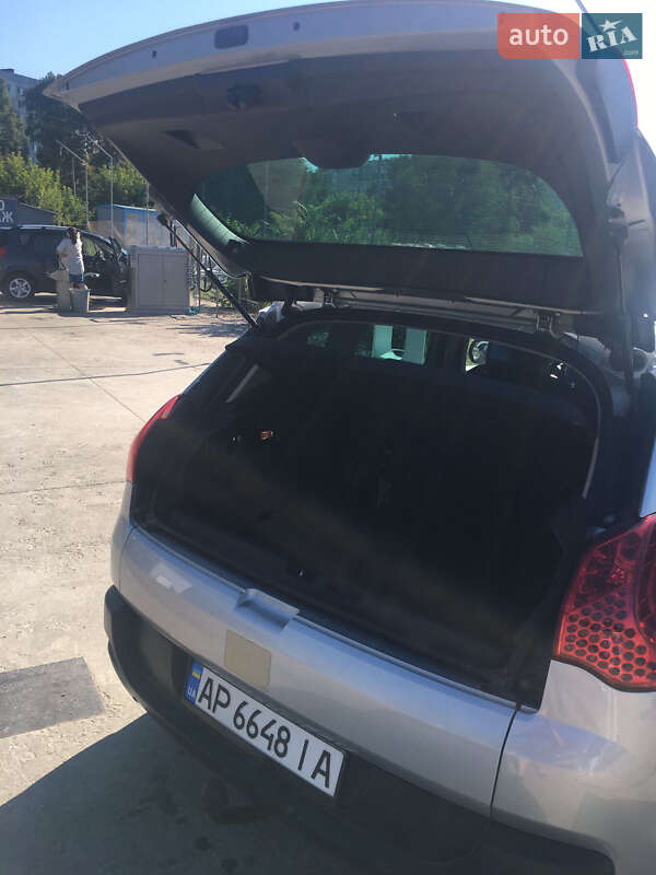 Минивэн Peugeot 3008 2011 в Запорожье