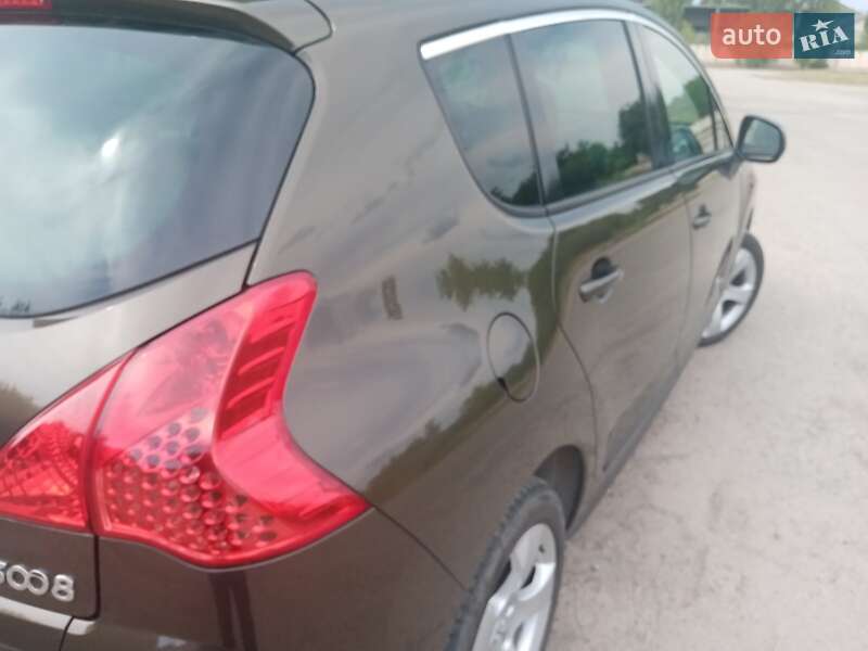 Внедорожник / Кроссовер Peugeot 3008 2010 в Ивано-Франковске фото 5 Внедорожник / Кроссовер Peugeot 3008 2010 в Ивано-Франковске