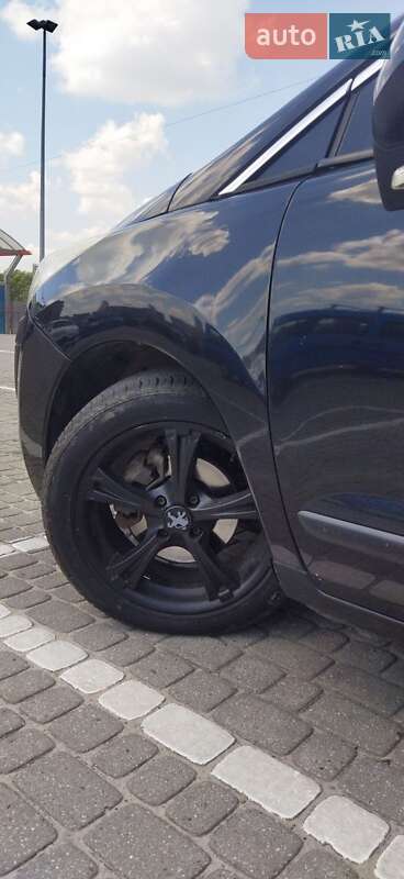 Позашляховик / Кросовер Peugeot 3008 2012 в Львові фото 12 Позашляховик / Кросовер Peugeot 3008 2012 в Львові