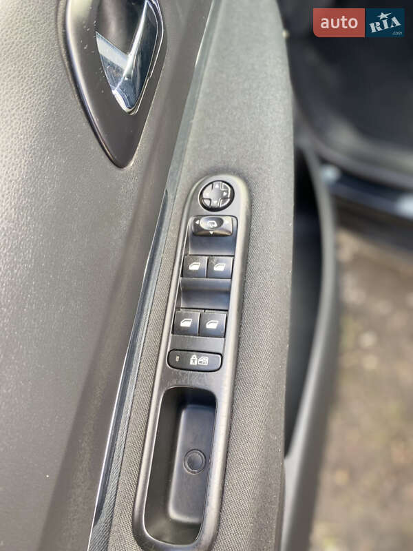 Позашляховик / Кросовер Peugeot 3008 2012 в Івано-Франківську