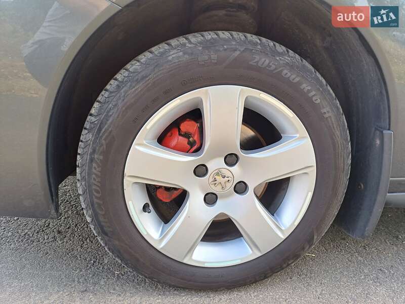 Позашляховик / Кросовер Peugeot 3008 2012 в Одесі