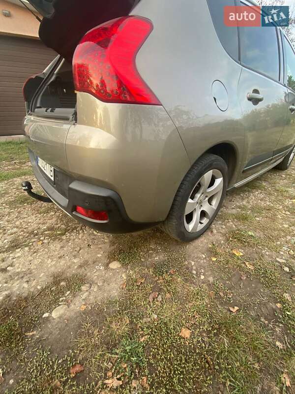Позашляховик / Кросовер Peugeot 3008 2012 в Калуші