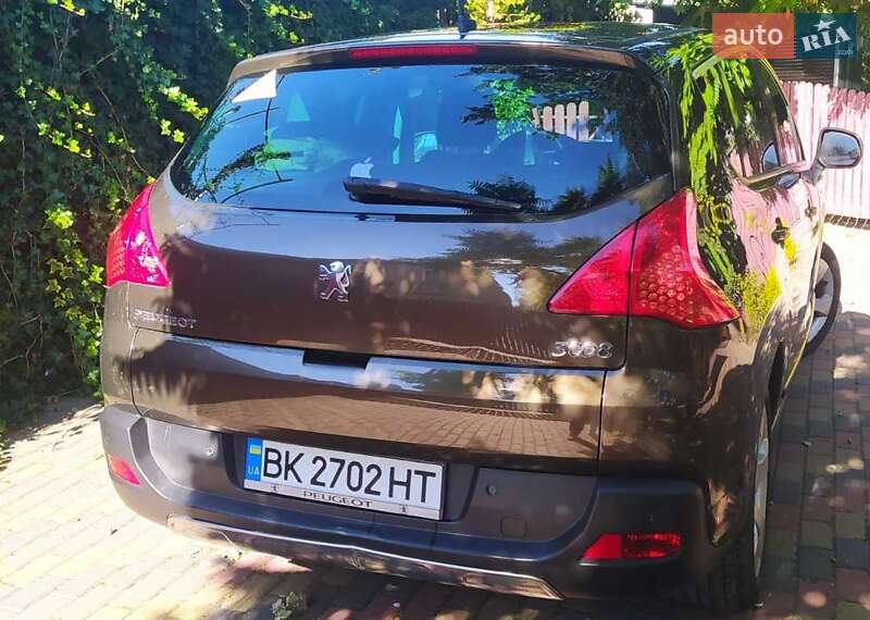 Позашляховик / Кросовер Peugeot 3008 2011 в Рівному
