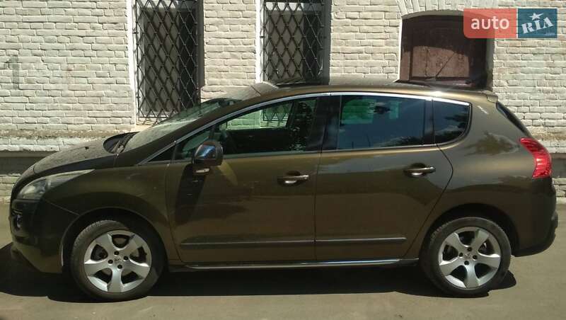 Позашляховик / Кросовер Peugeot 3008 2011 в Рівному