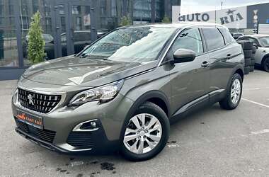 Внедорожник / Кроссовер Peugeot 3008 2017 в Киеве