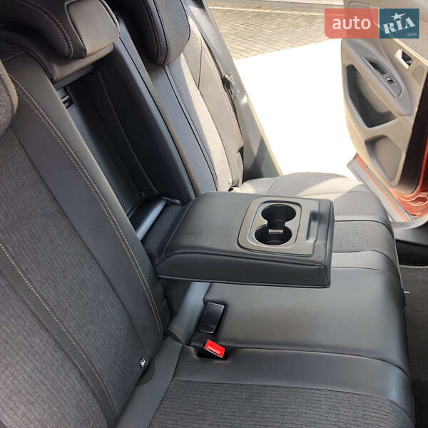 Позашляховик / Кросовер Peugeot 3008 2018 в Одесі