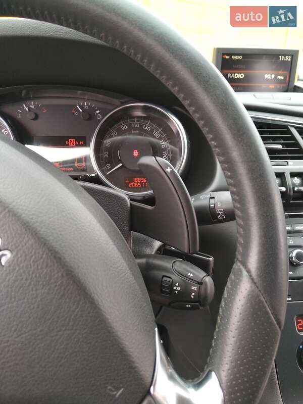 Позашляховик / Кросовер Peugeot 3008 2013 в Дубні