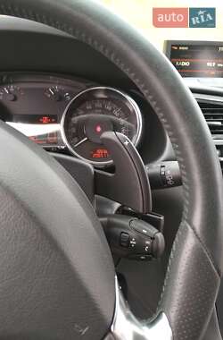 Внедорожник / Кроссовер Peugeot 3008 2013 в 