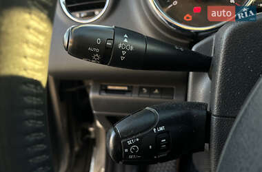 Внедорожник / Кроссовер Peugeot 3008 2010 в 