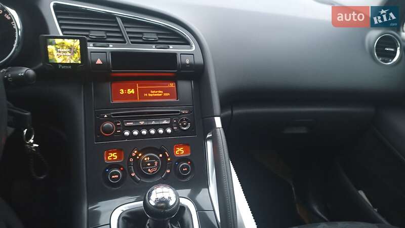 Внедорожник / Кроссовер Peugeot 3008 2012 в Сарнах