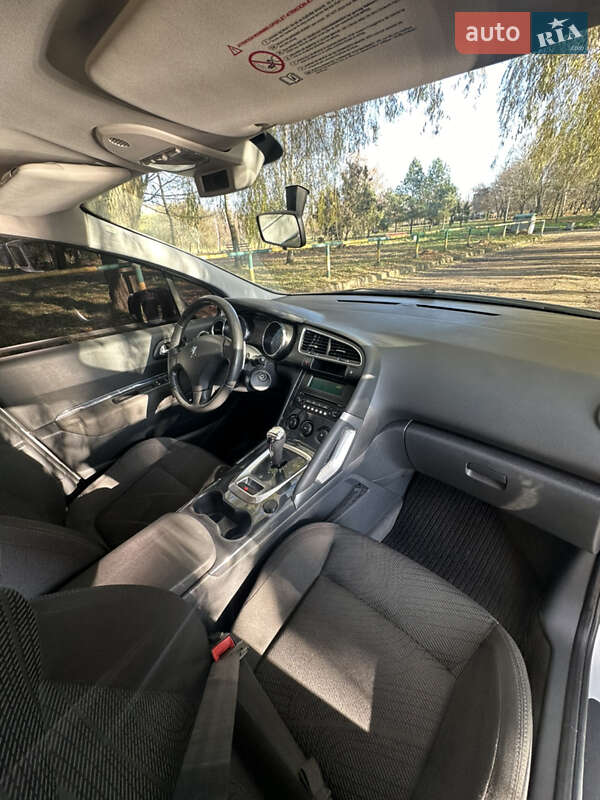 Внедорожник / Кроссовер Peugeot 3008 2010 в Ровно фото 7 Внедорожник / Кроссовер Peugeot 3008 2010 в Ровно