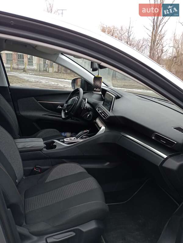 Внедорожник / Кроссовер Peugeot 3008 2017 в Казатине