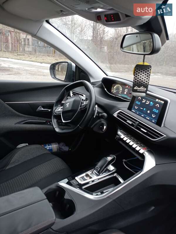 Внедорожник / Кроссовер Peugeot 3008 2017 в Казатине