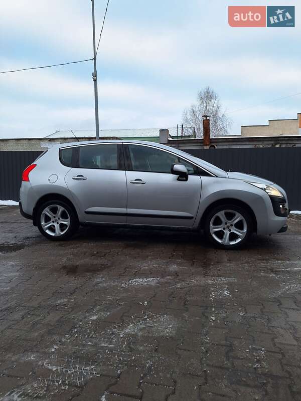 Позашляховик / Кросовер Peugeot 3008 2011 в Червонограді