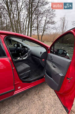Внедорожник / Кроссовер Peugeot 3008 2009 в 