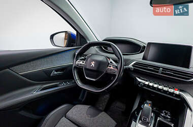 Позашляховик / Кросовер Peugeot 3008 2018 в 
