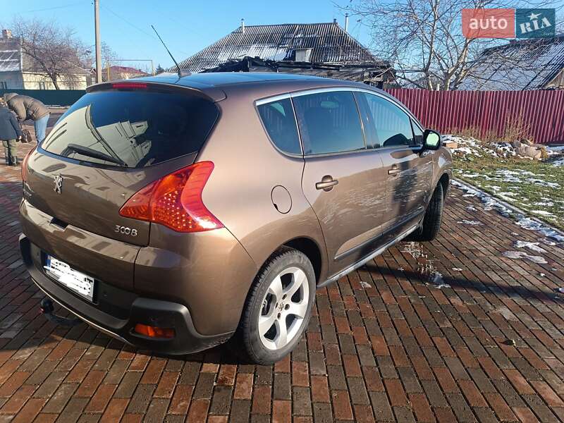 Позашляховик / Кросовер Peugeot 3008 2013 в Коростені