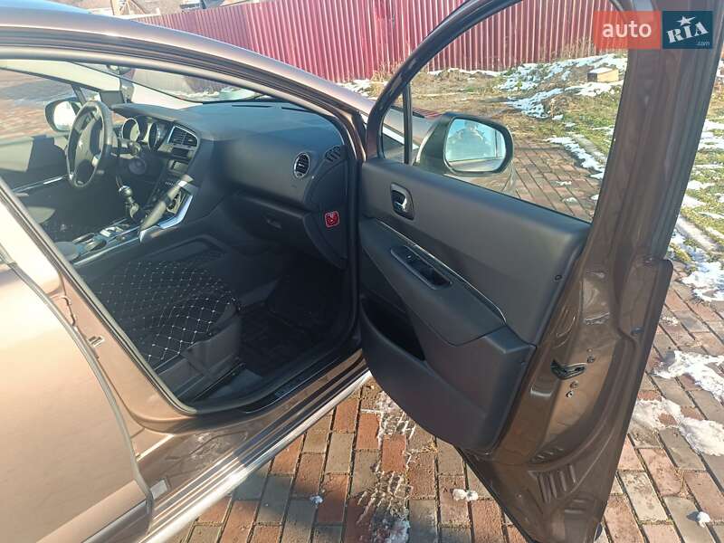 Позашляховик / Кросовер Peugeot 3008 2013 в Коростені