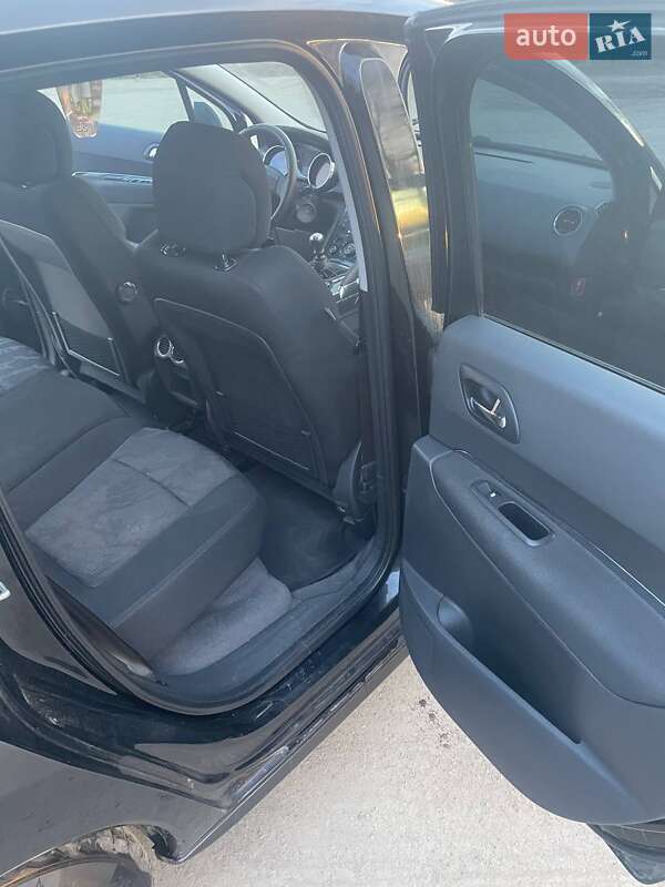 Позашляховик / Кросовер Peugeot 3008 2010 в Дрогобичі